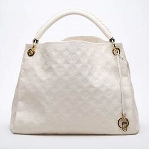 Louis Vuitton Artsy Momogram bag
